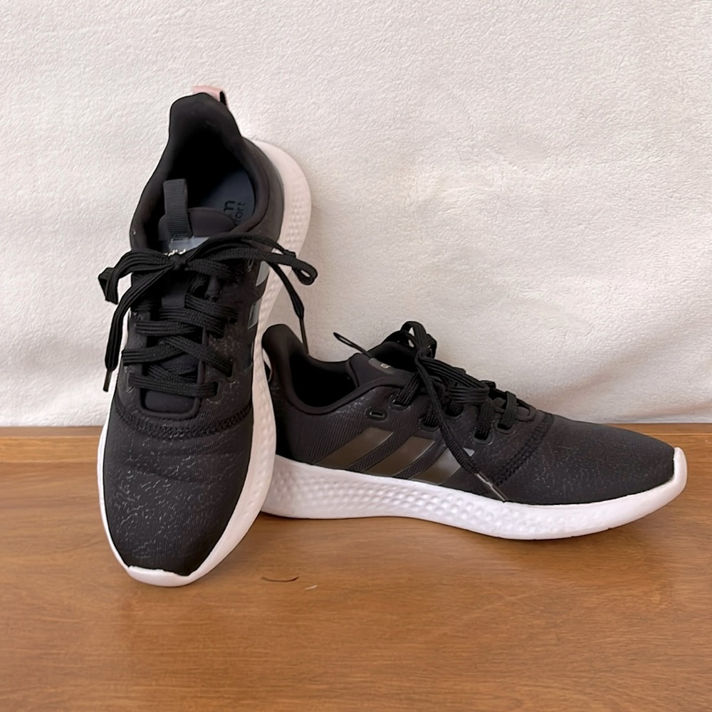 Adidas Women’s sneaker
